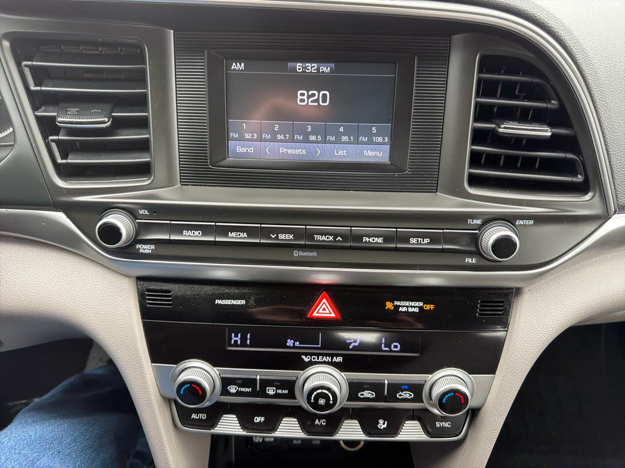 Hyundai Elantra  2020