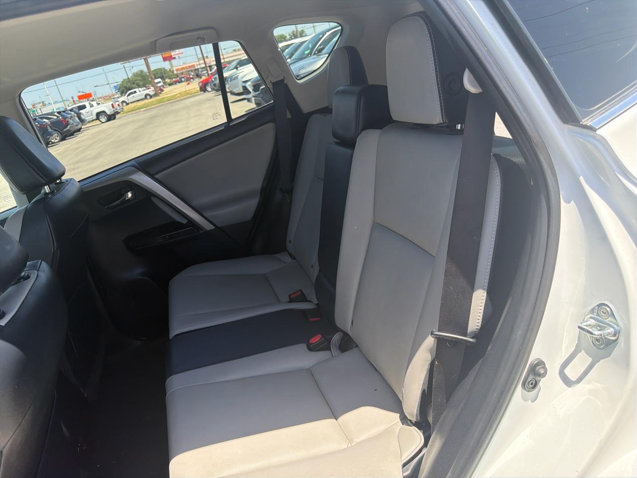 Toyota RAV4  2016