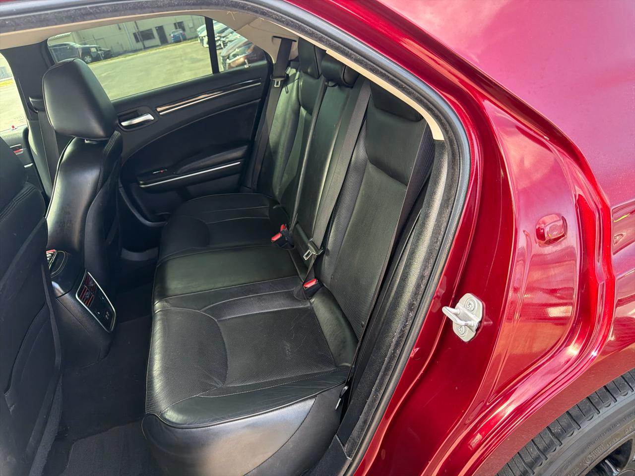 Chrysler 300  2019