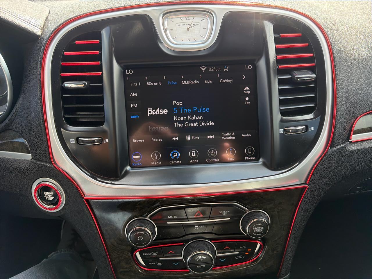 Chrysler 300  2019