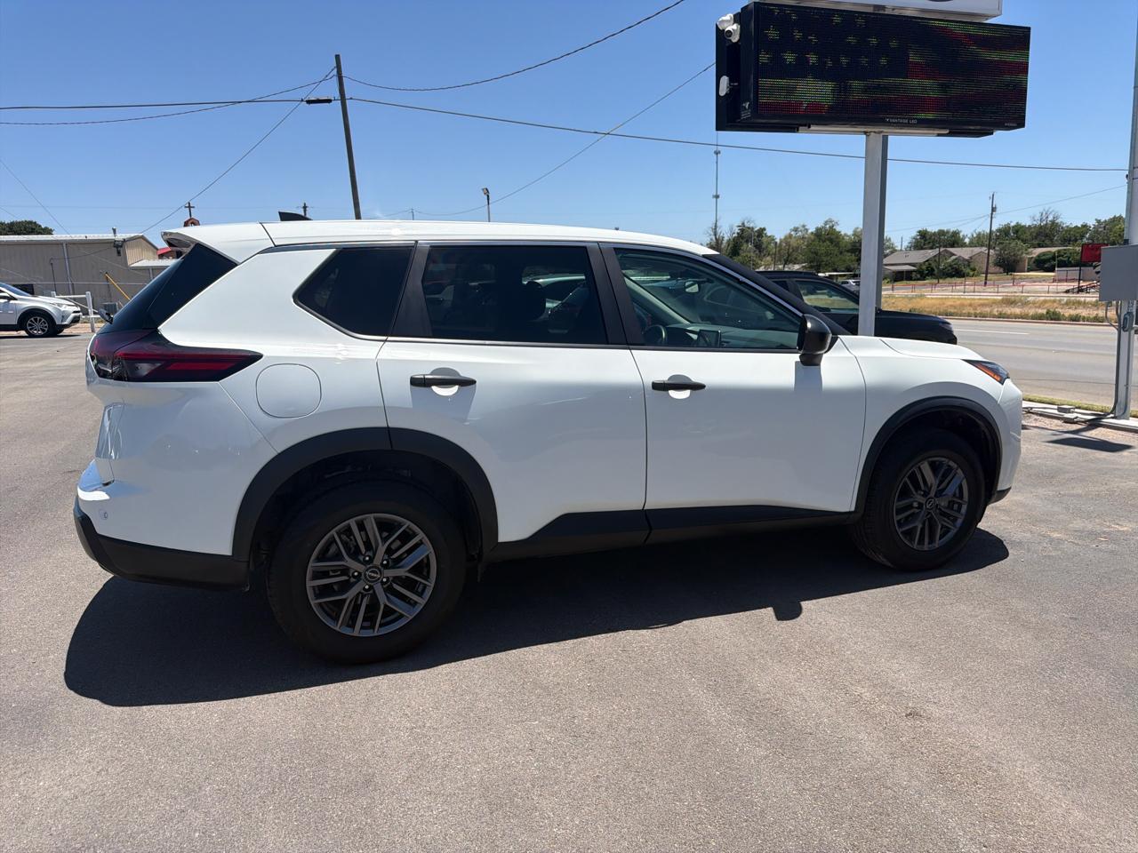 Nissan Rogue  2024
