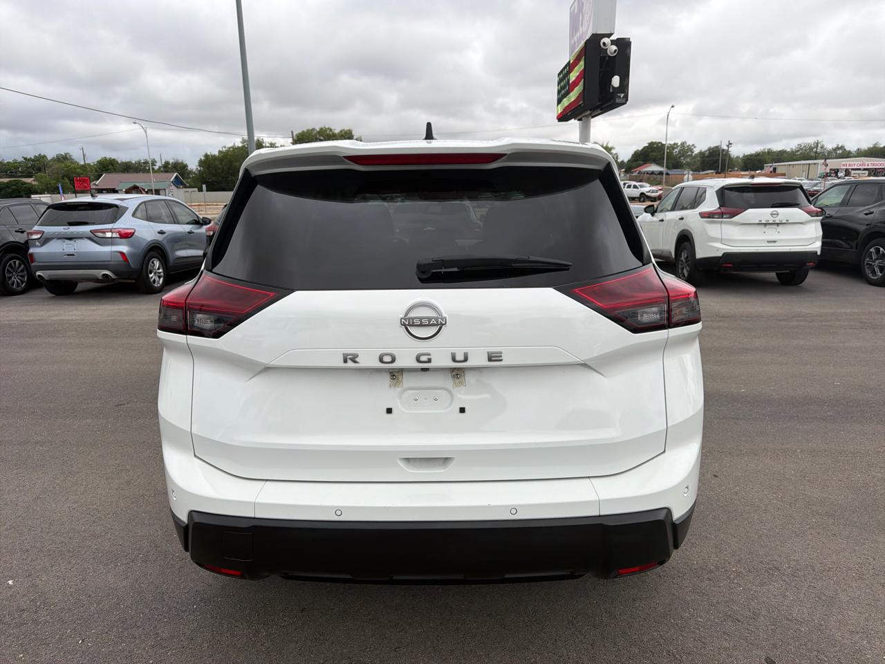 Nissan Rogue  2024