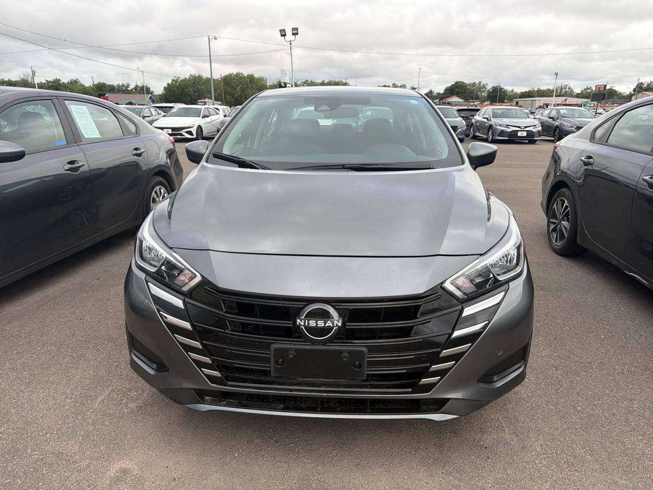Nissan Versa  2024