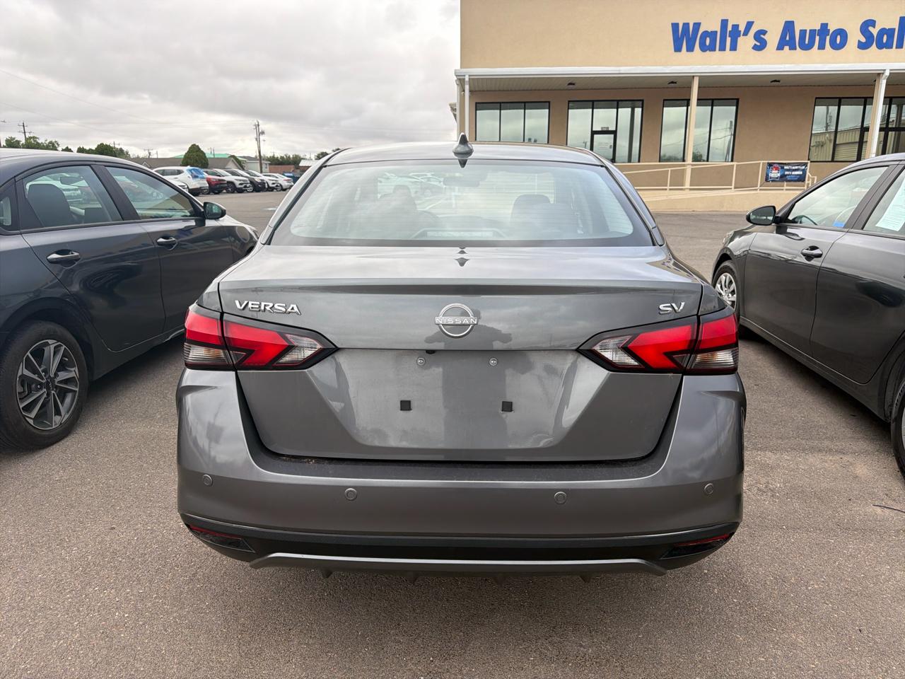Nissan Versa  2024