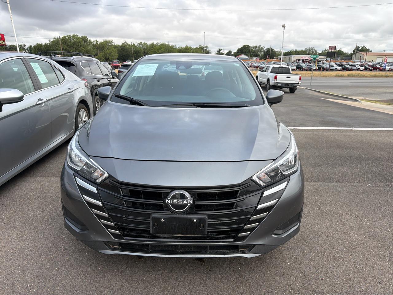Nissan Versa  2024