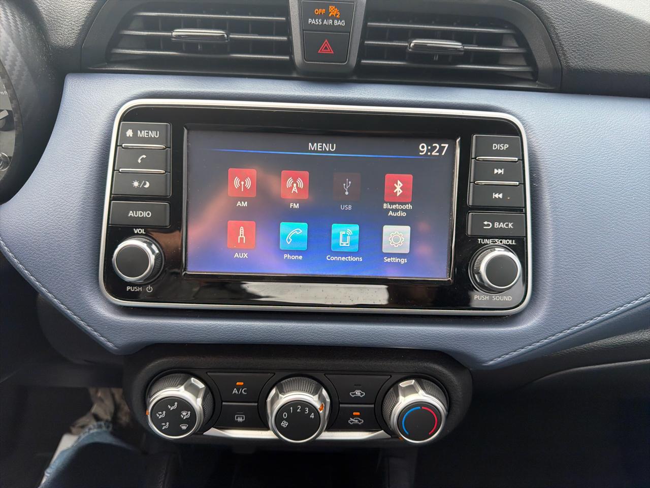 Nissan Versa  2024