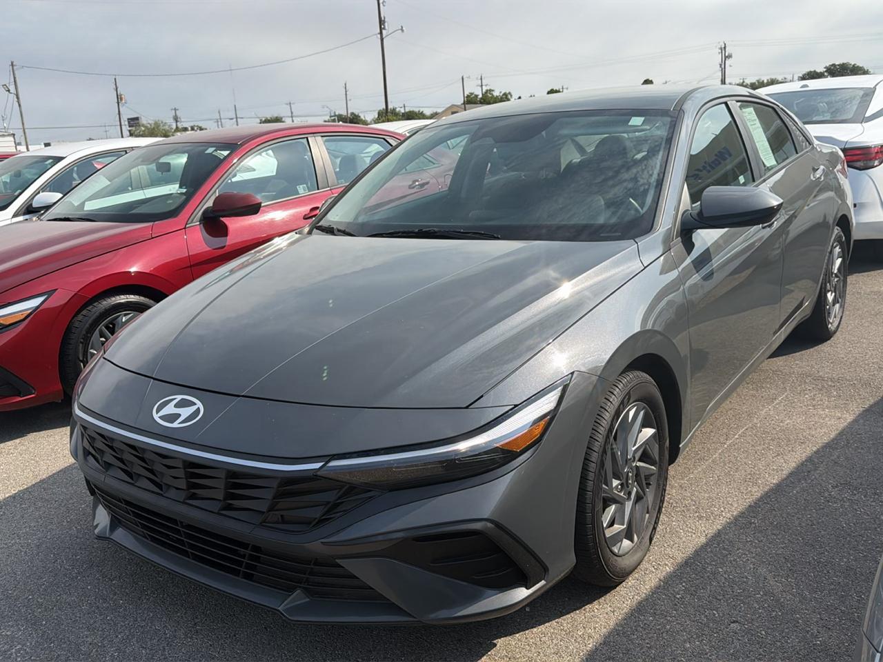 Hyundai Elantra  2024