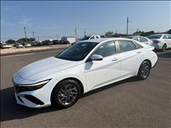 2024 Hyundai Elantra 