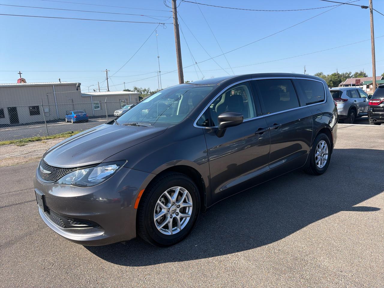 2023 Chrysler Voyager LX