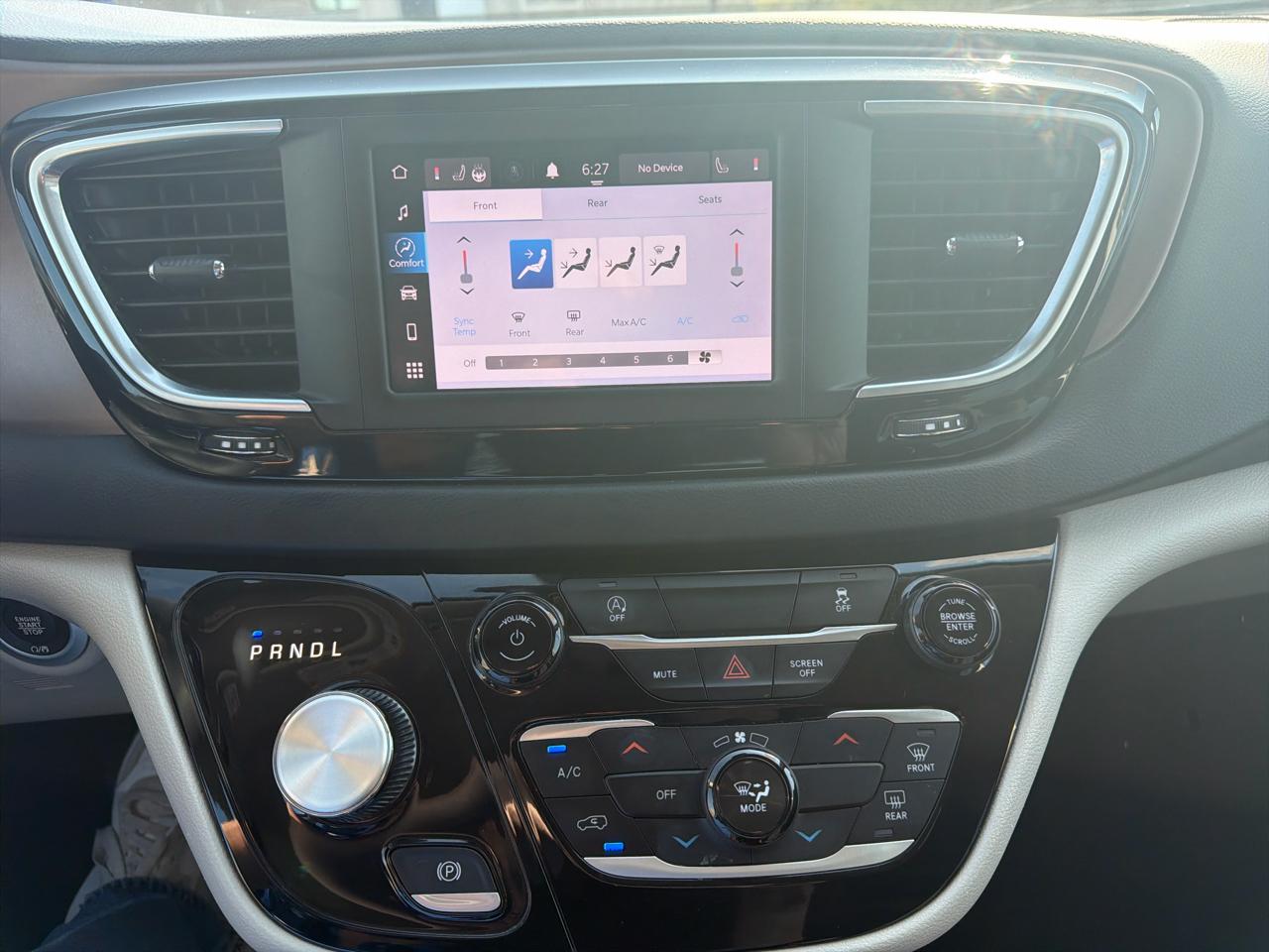 Chrysler Voyager  2023