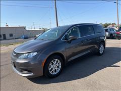2023 Chrysler Voyager 