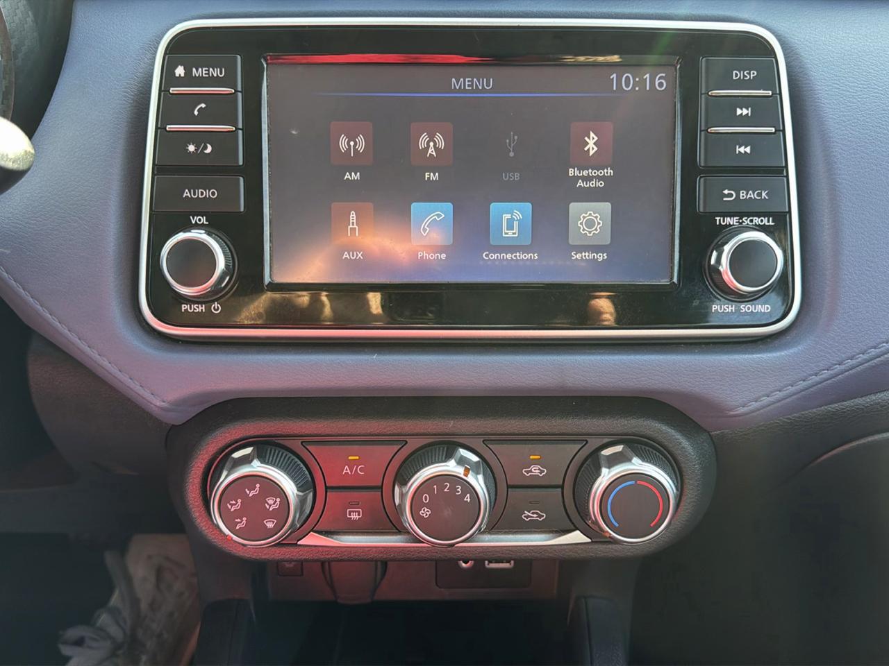 Nissan Versa  2024