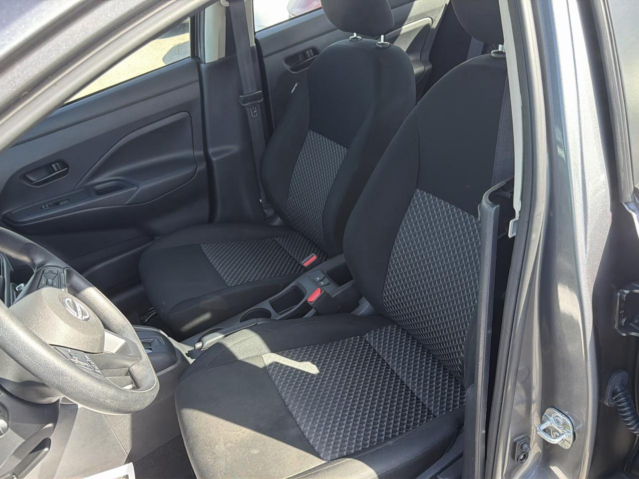 Nissan Versa  2024