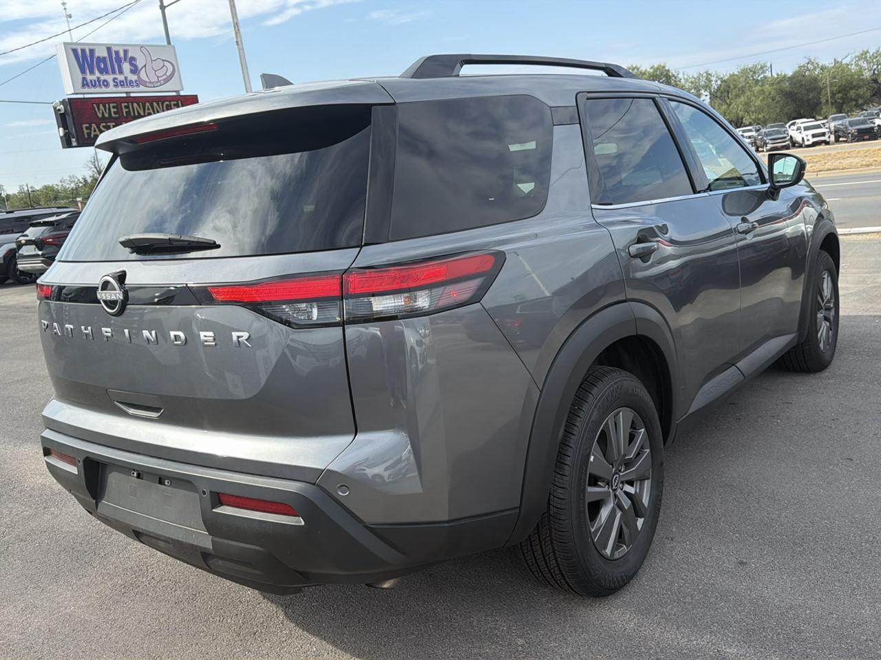 Nissan Pathfinder  2025
