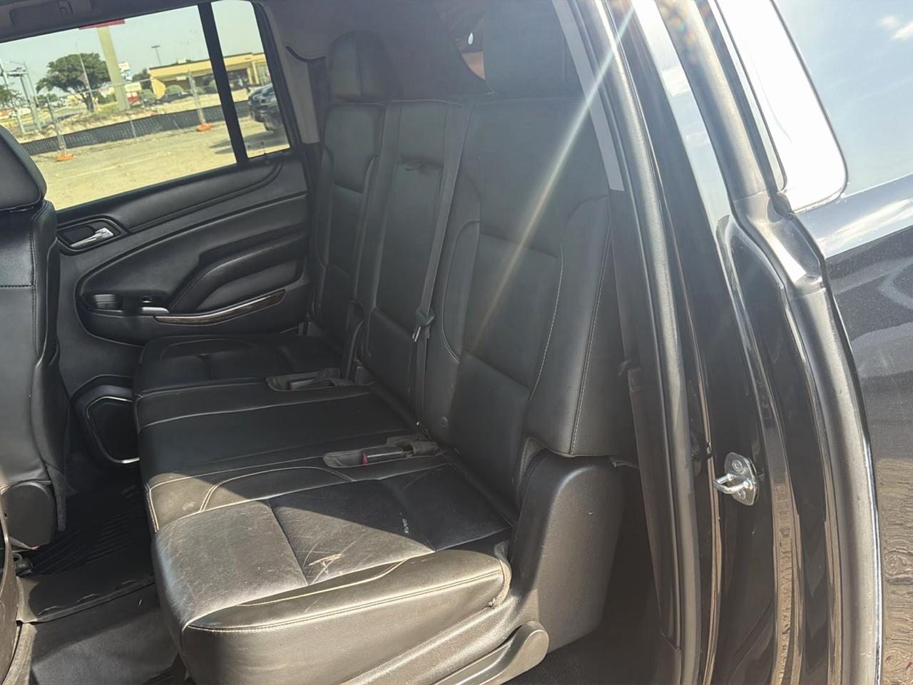 Chevrolet Suburban  2015