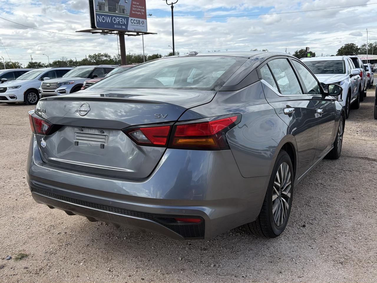 Nissan Altima  2024