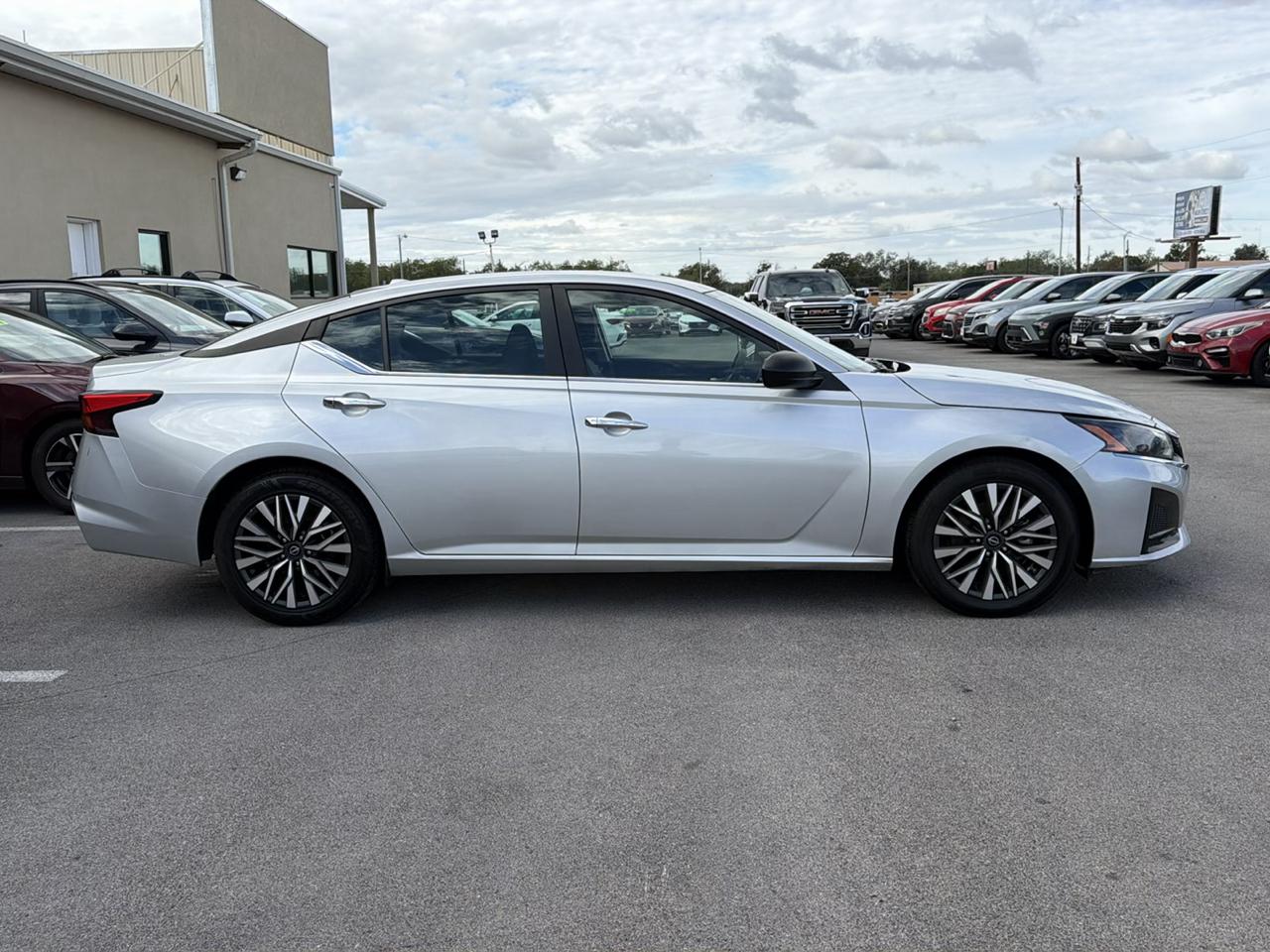 Nissan Altima  2024
