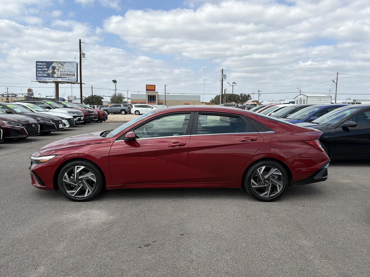 Hyundai Elantra  2025