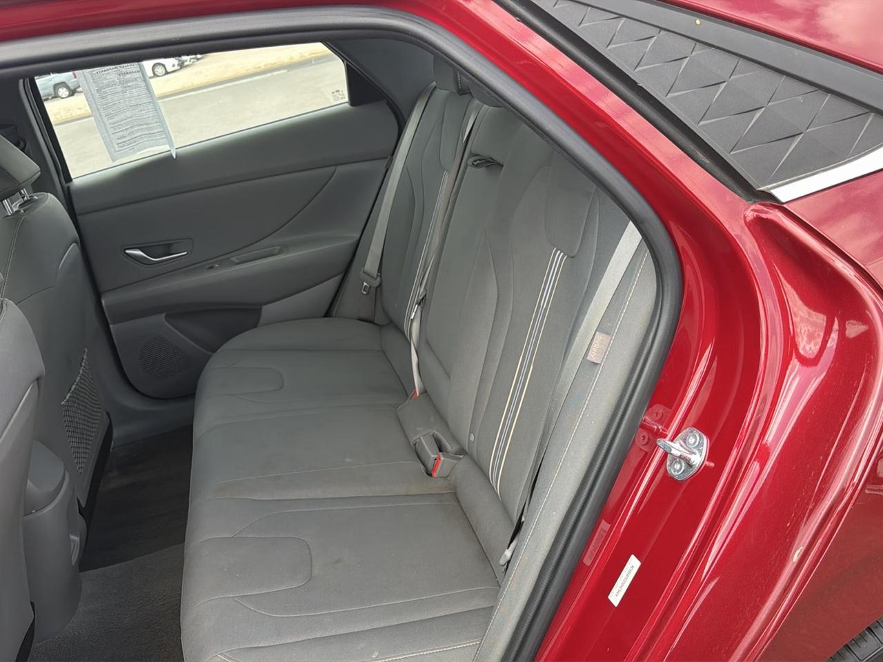 Hyundai Elantra  2025
