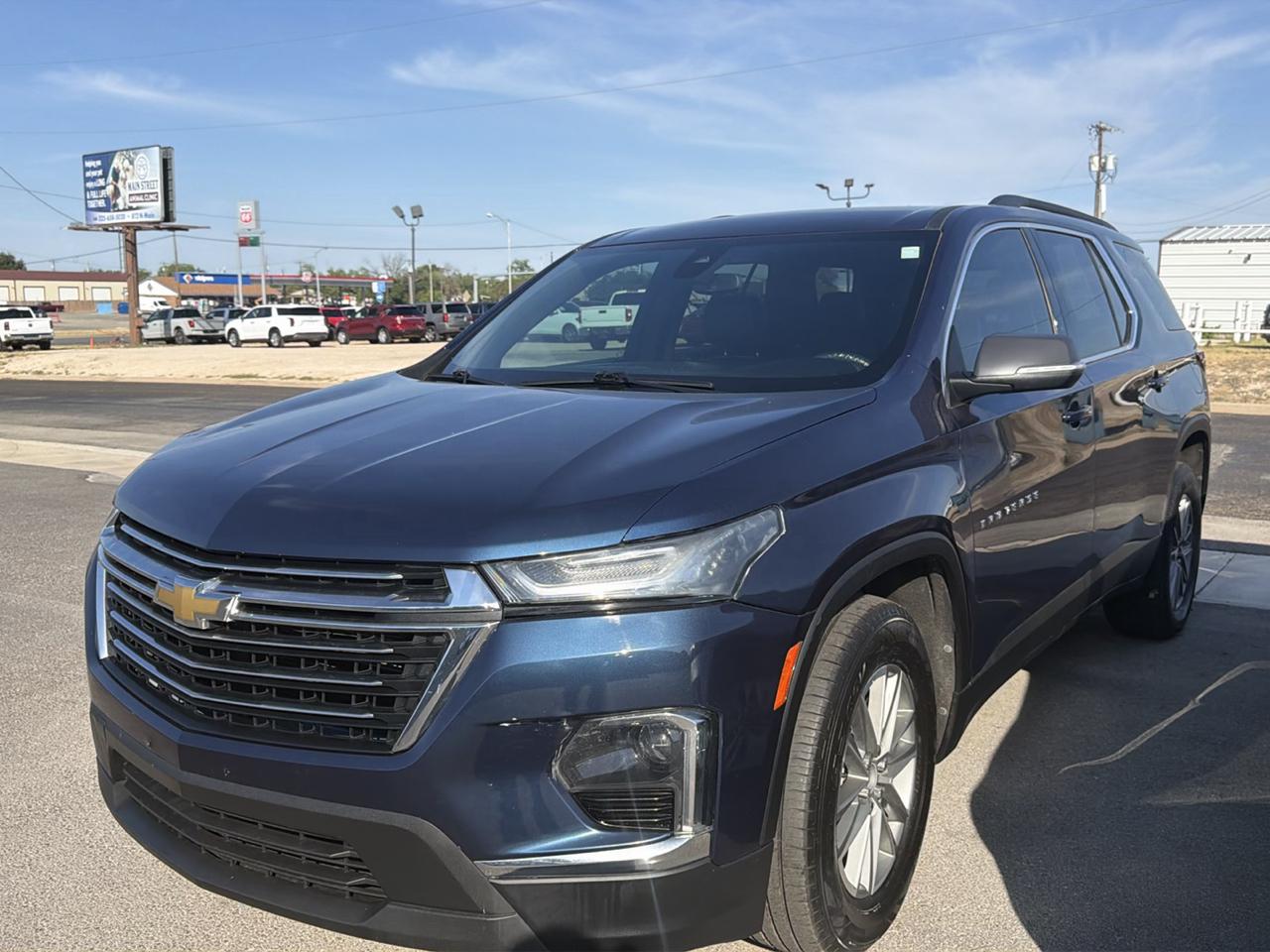 2023 Chevrolet Traverse FWD LT Leather