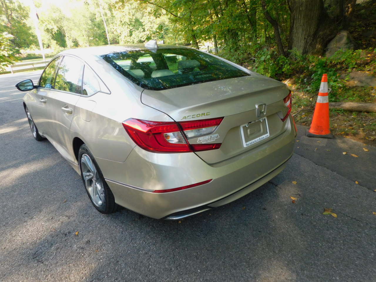 2019 Honda Accord EX-L photo 4