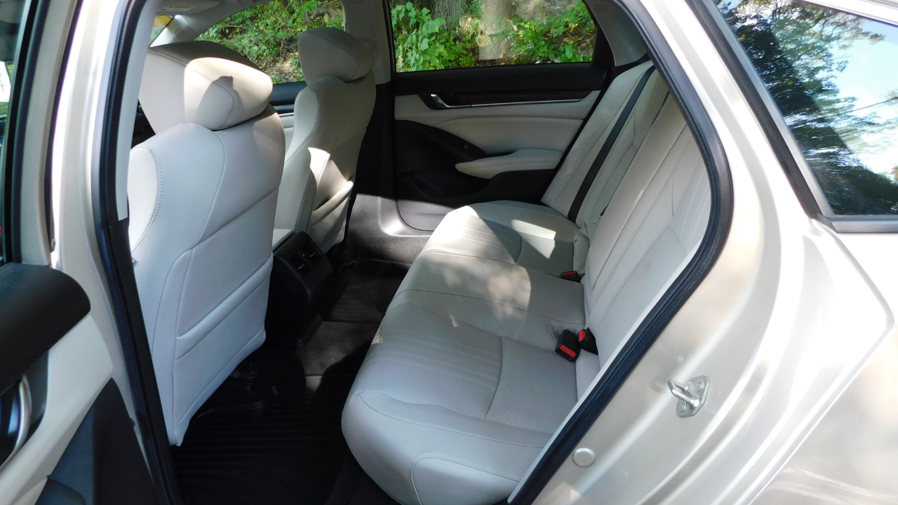 2019 Honda Accord EX-L photo 9