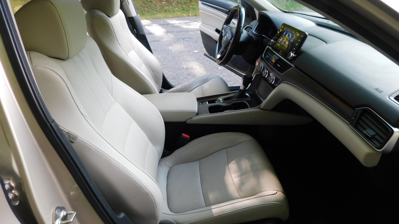 2019 Honda Accord EX-L photo 11