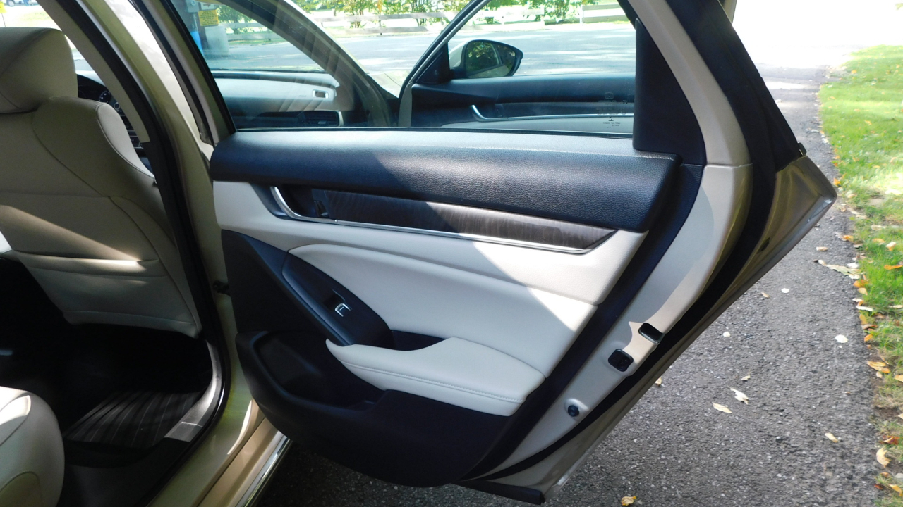 2019 Honda Accord EX-L photo 14