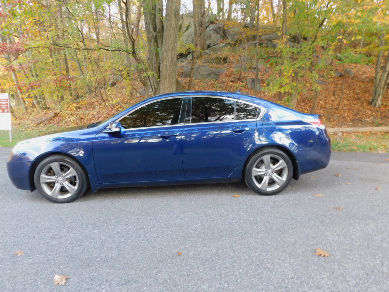 Acura TL 6-Speed AT SH-AWD with Tech Package and HPT 2014 Acura TL 6-Speed AT SH-AWD with Tech Package and HPT 2014