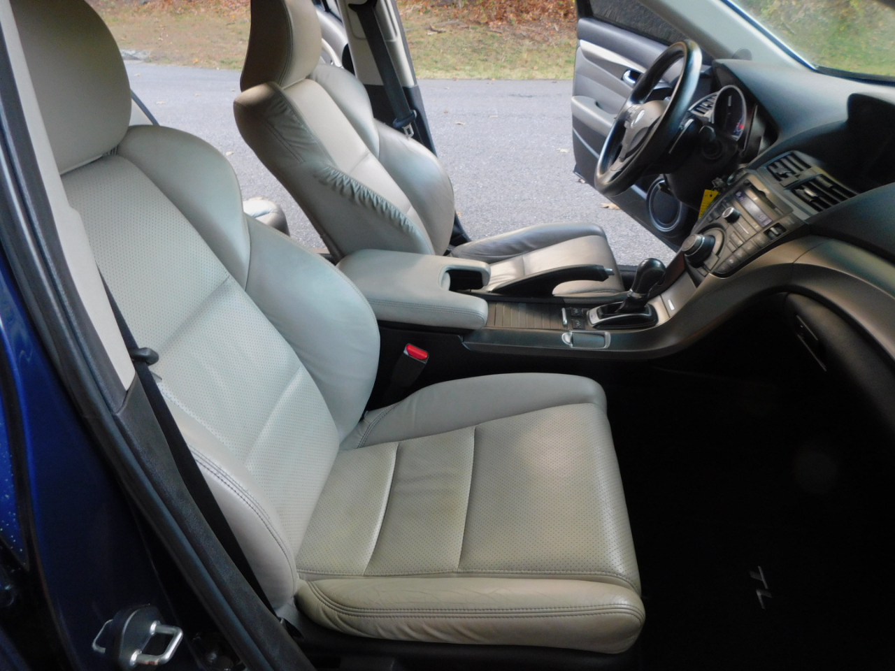 Acura TL 6-Speed AT SH-AWD with Tech Package and HPT 2014 Acura TL 6-Speed AT SH-AWD with Tech Package and HPT 2014