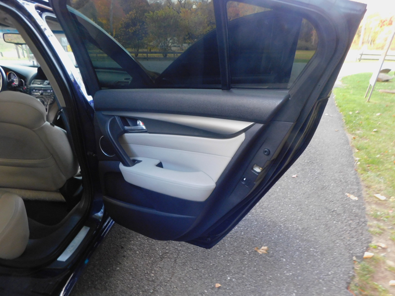 Acura TL 6-Speed AT SH-AWD with Tech Package and HPT 2014 Acura TL 6-Speed AT SH-AWD with Tech Package and HPT 2014