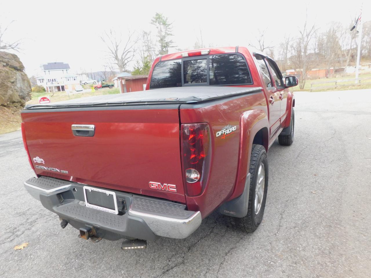 GMC Canyon SLE Crew Cab 4WD 2011