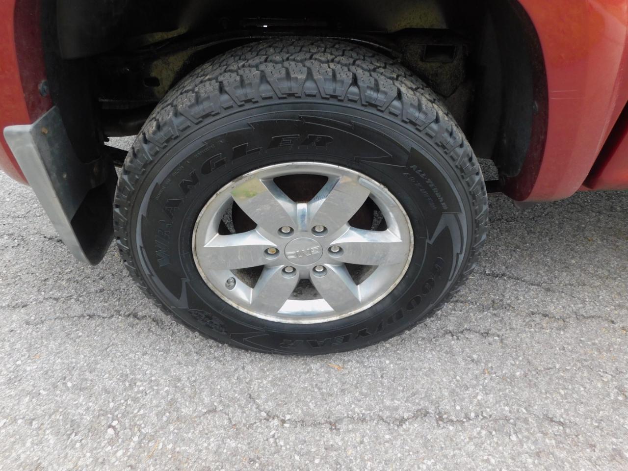 GMC Canyon SLE Crew Cab 4WD 2011