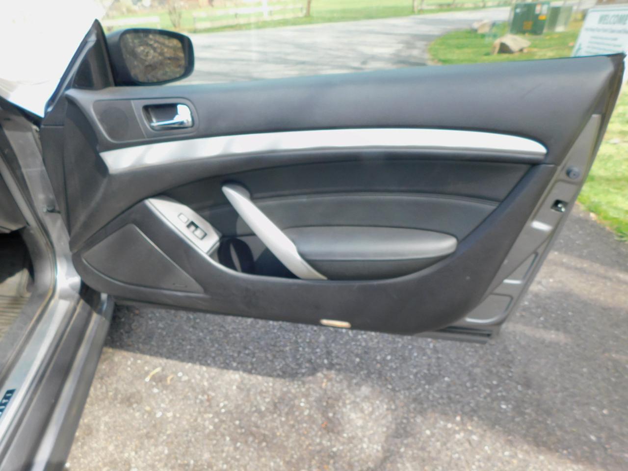 Infiniti Q60 Coupe AWD 2015