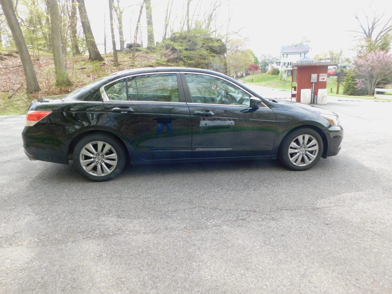 Honda Accord EX-L Sedan AT 2011