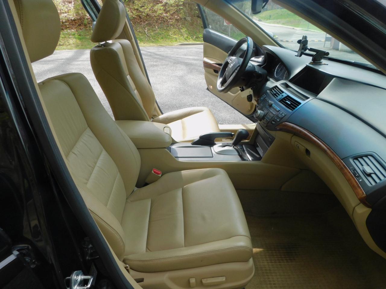 Honda Accord EX-L Sedan AT 2011