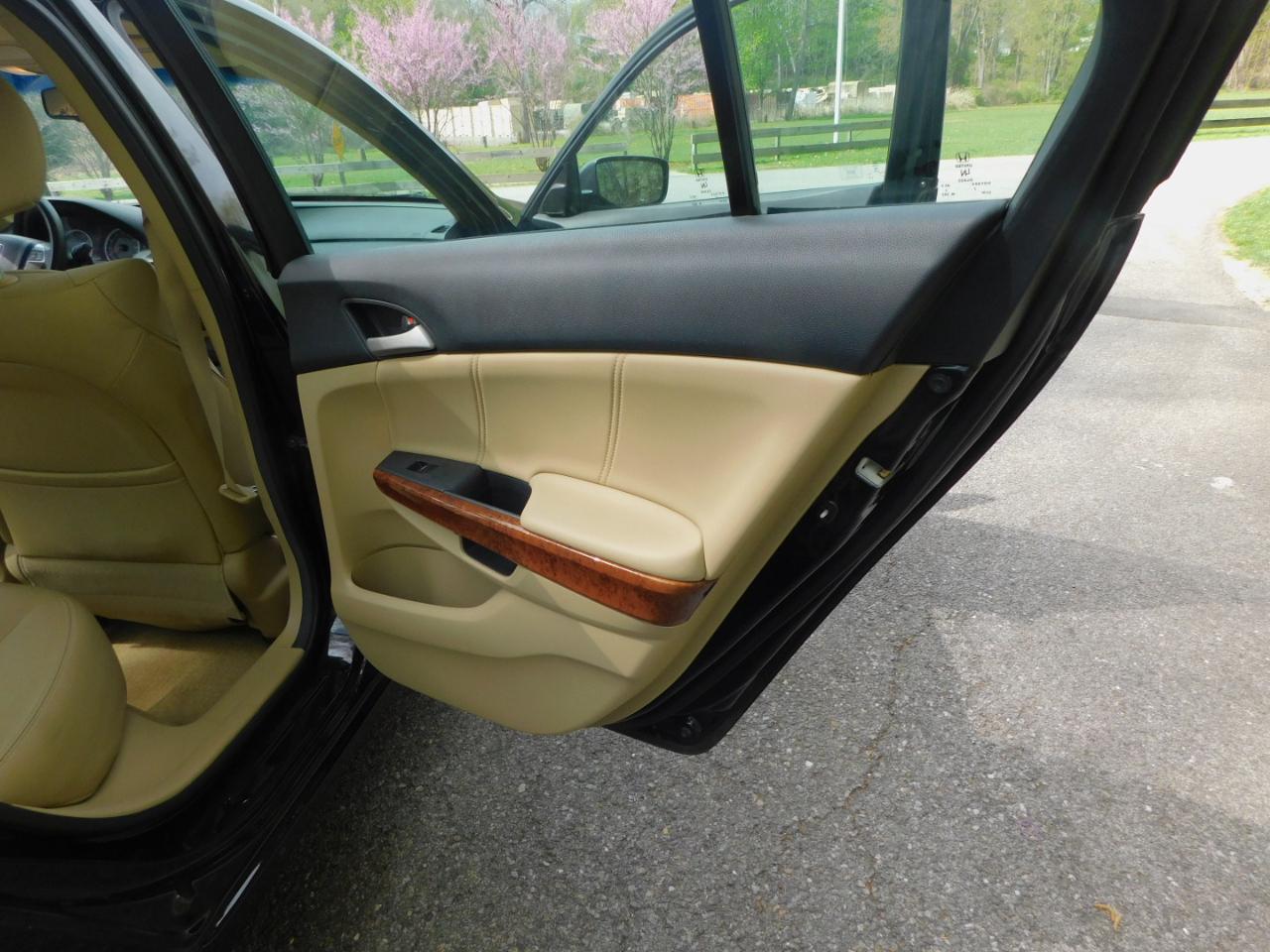 Honda Accord EX-L Sedan AT 2011