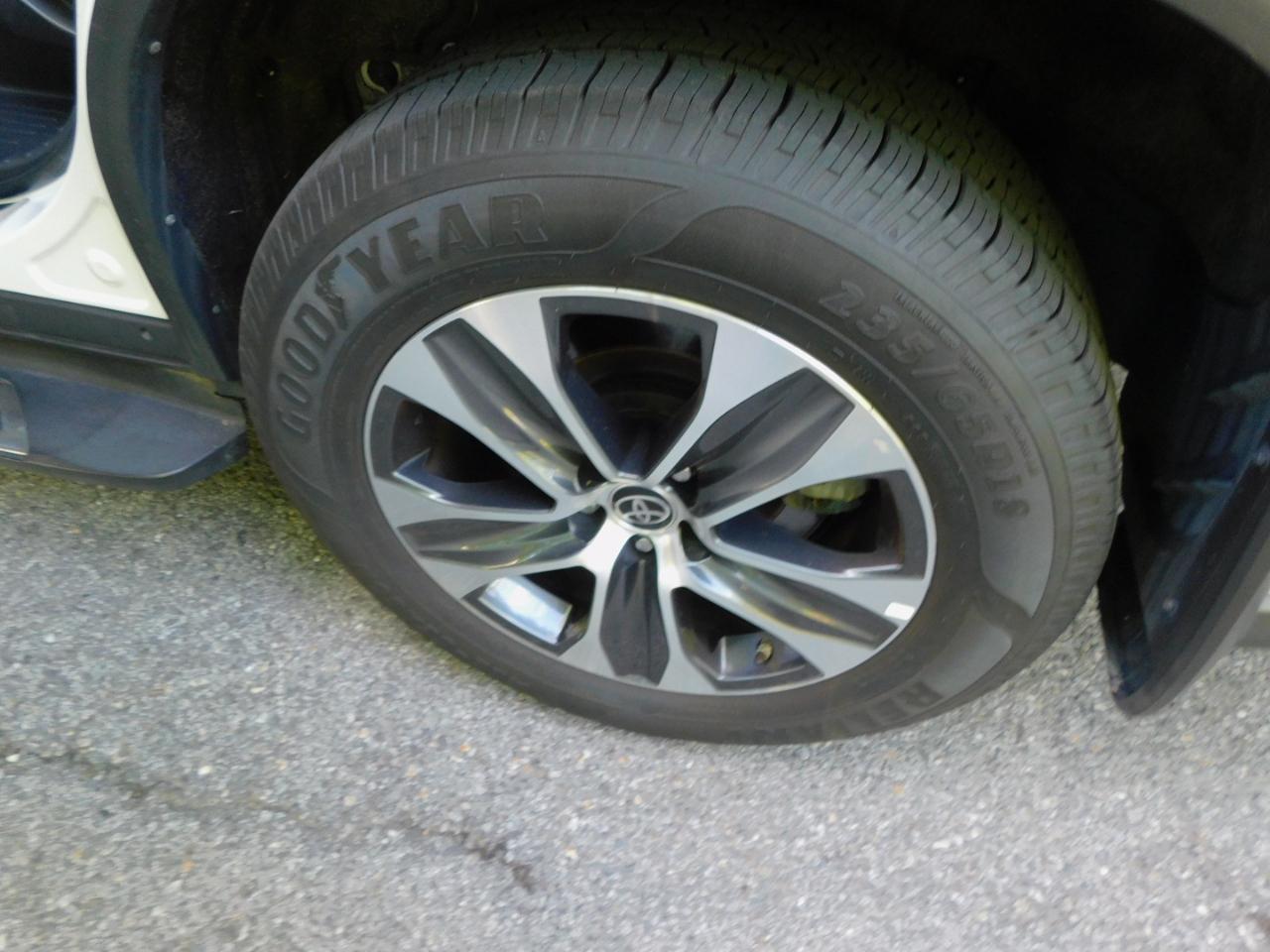 Toyota Highlander XLE AWD V6 2022
