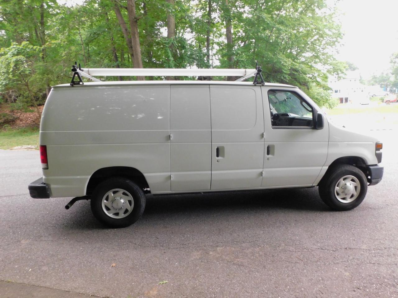 Ford Econoline Cargo Van E-250 Recreational 2013