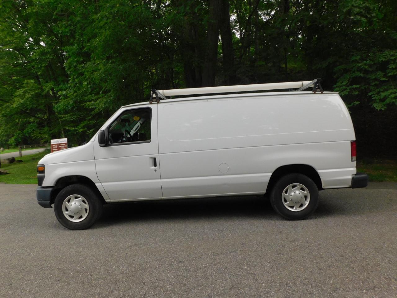 Ford Econoline Cargo Van E-250 Recreational 2013