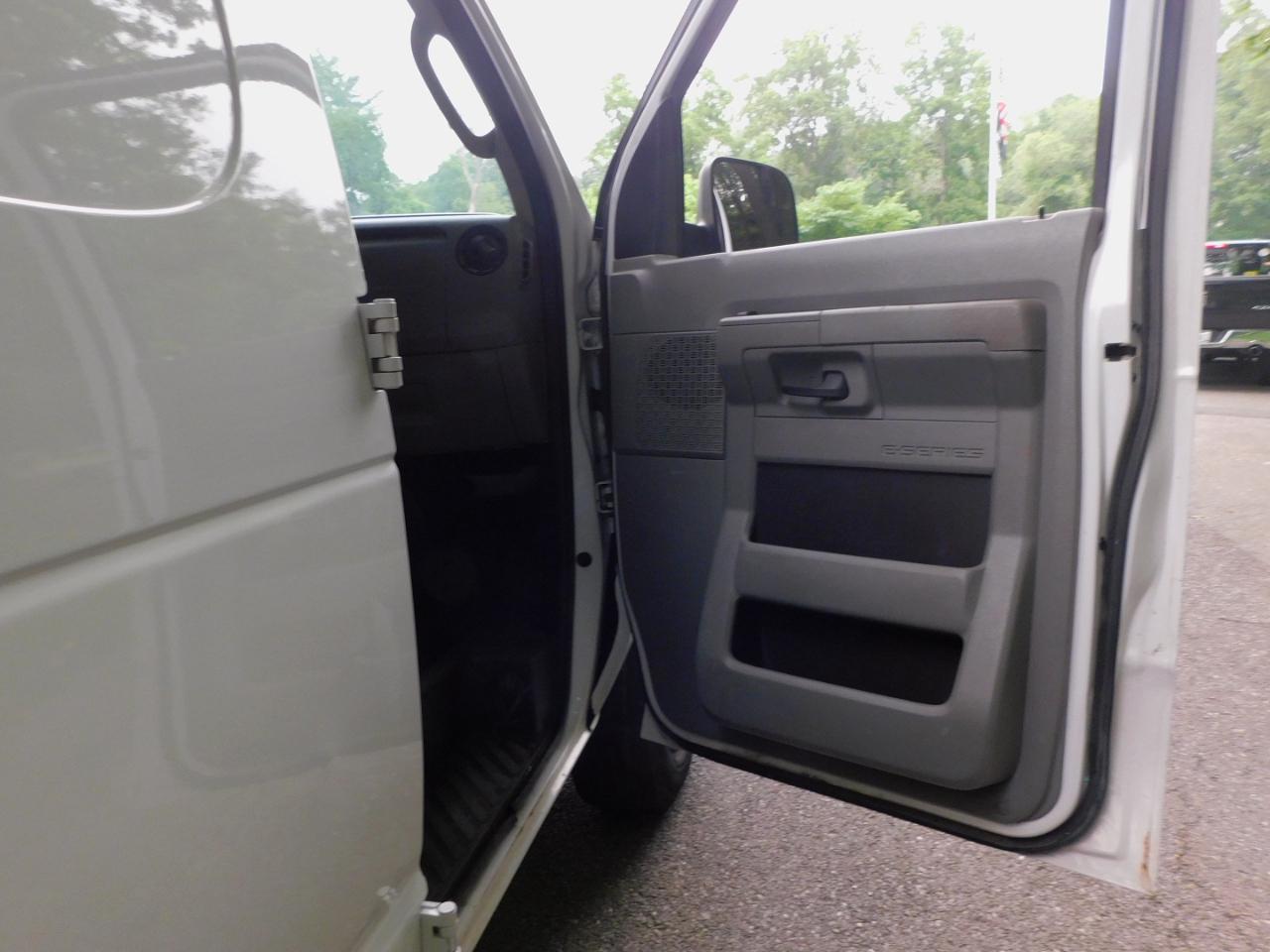 Ford Econoline Cargo Van E-250 Recreational 2013