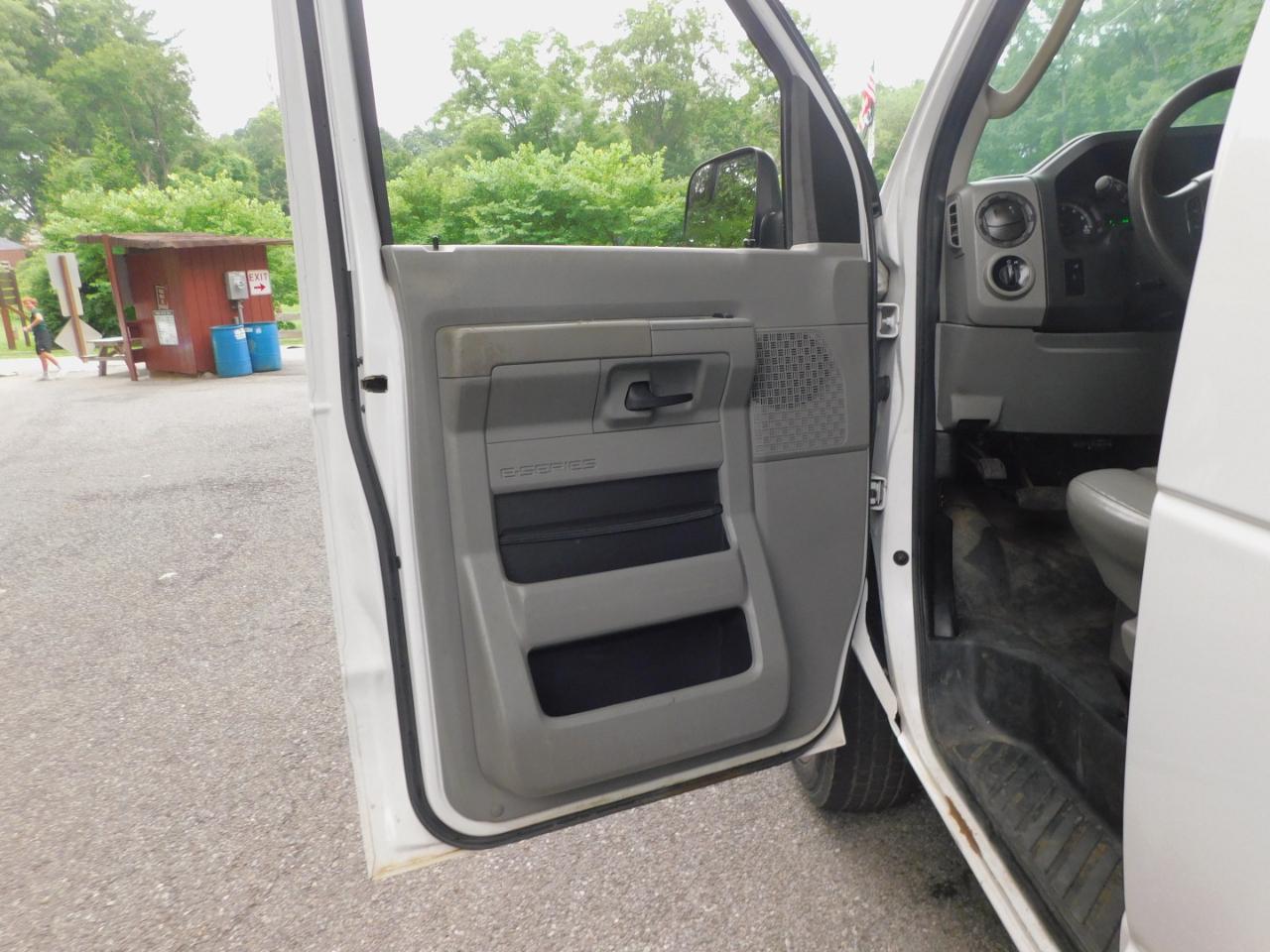 Ford Econoline Cargo Van E-250 Recreational 2013