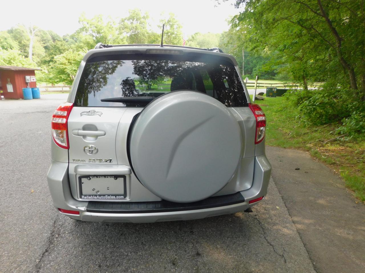 Toyota RAV4 FWD 4dr 4-cyl 4-Spd AT (Natl) 2010