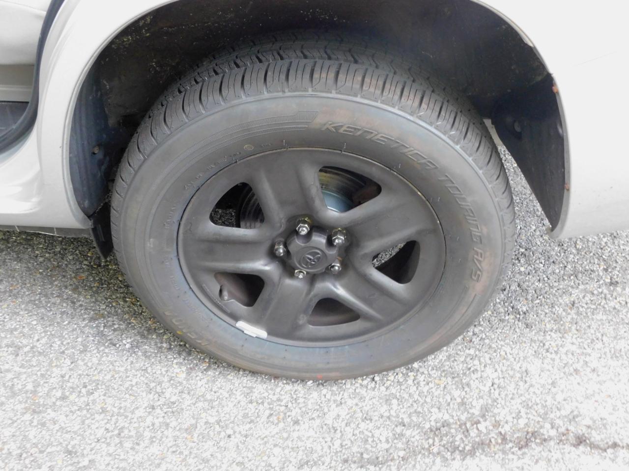 Toyota RAV4 FWD 4dr 4-cyl 4-Spd AT (Natl) 2010