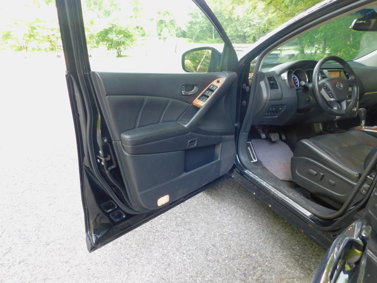Nissan Murano AWD 4dr LE 2011