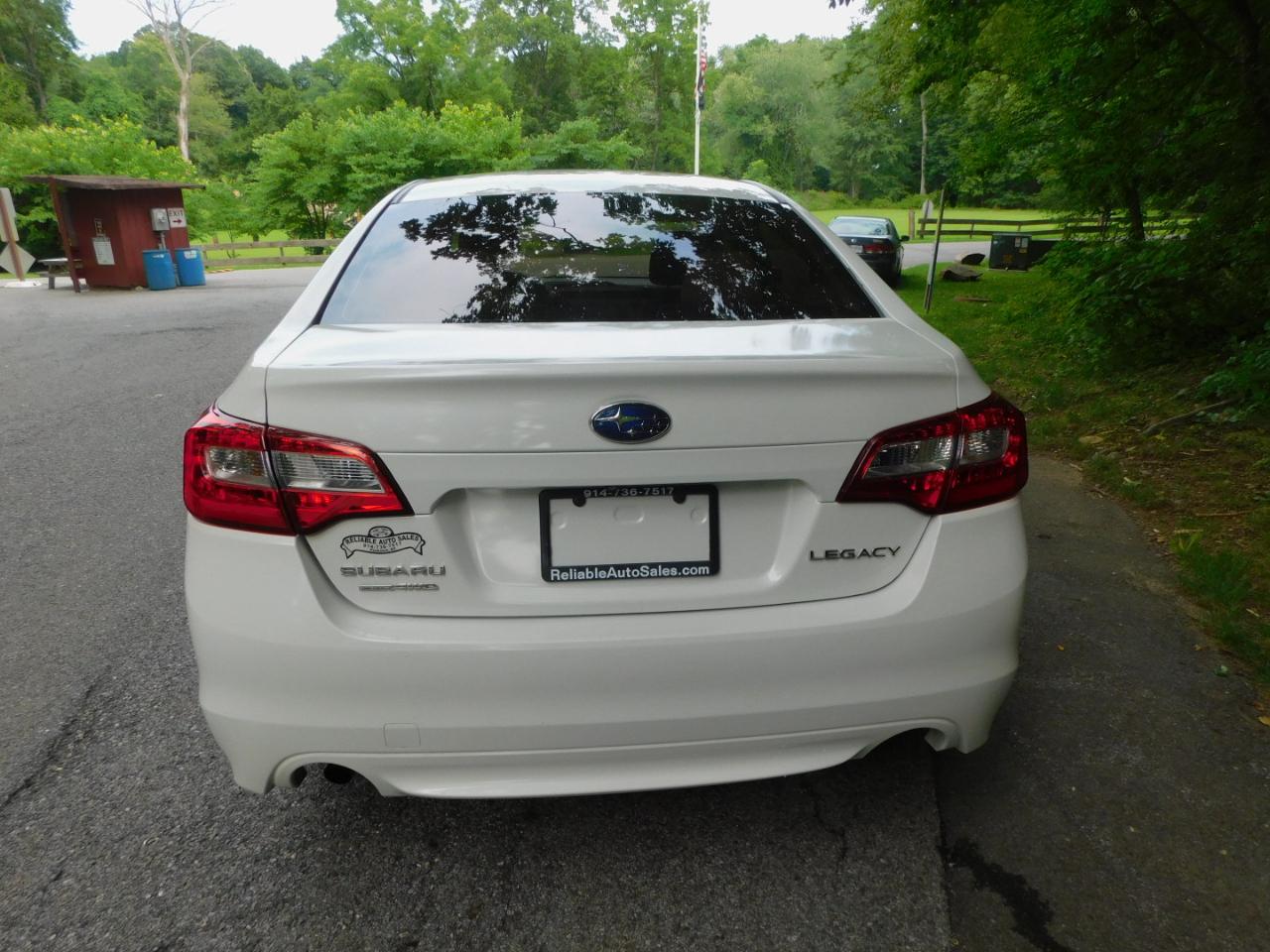 Subaru Legacy 4dr Sdn 2.5i PZEV 2015