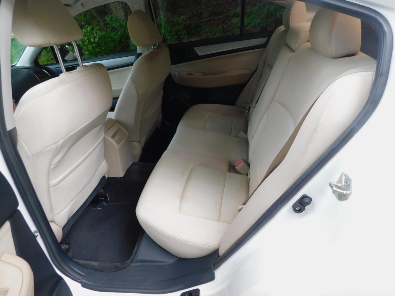 Subaru Legacy 4dr Sdn 2.5i PZEV 2015