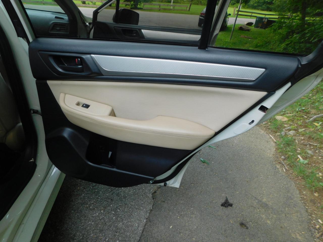 Subaru Legacy 4dr Sdn 2.5i PZEV 2015