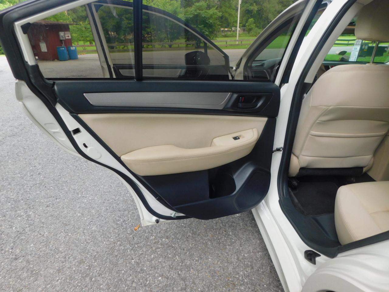 Subaru Legacy 4dr Sdn 2.5i PZEV 2015