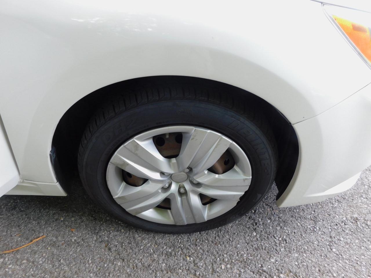Subaru Legacy 4dr Sdn 2.5i PZEV 2015